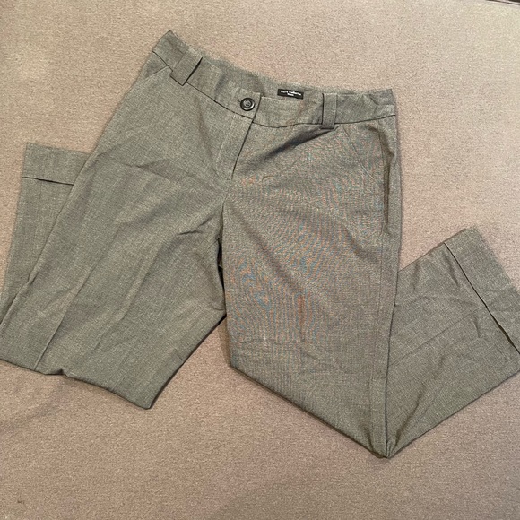 Dalia Collection Women: Gray Cuffed Trousers with large buttons size 14W - Picture 1 of 8